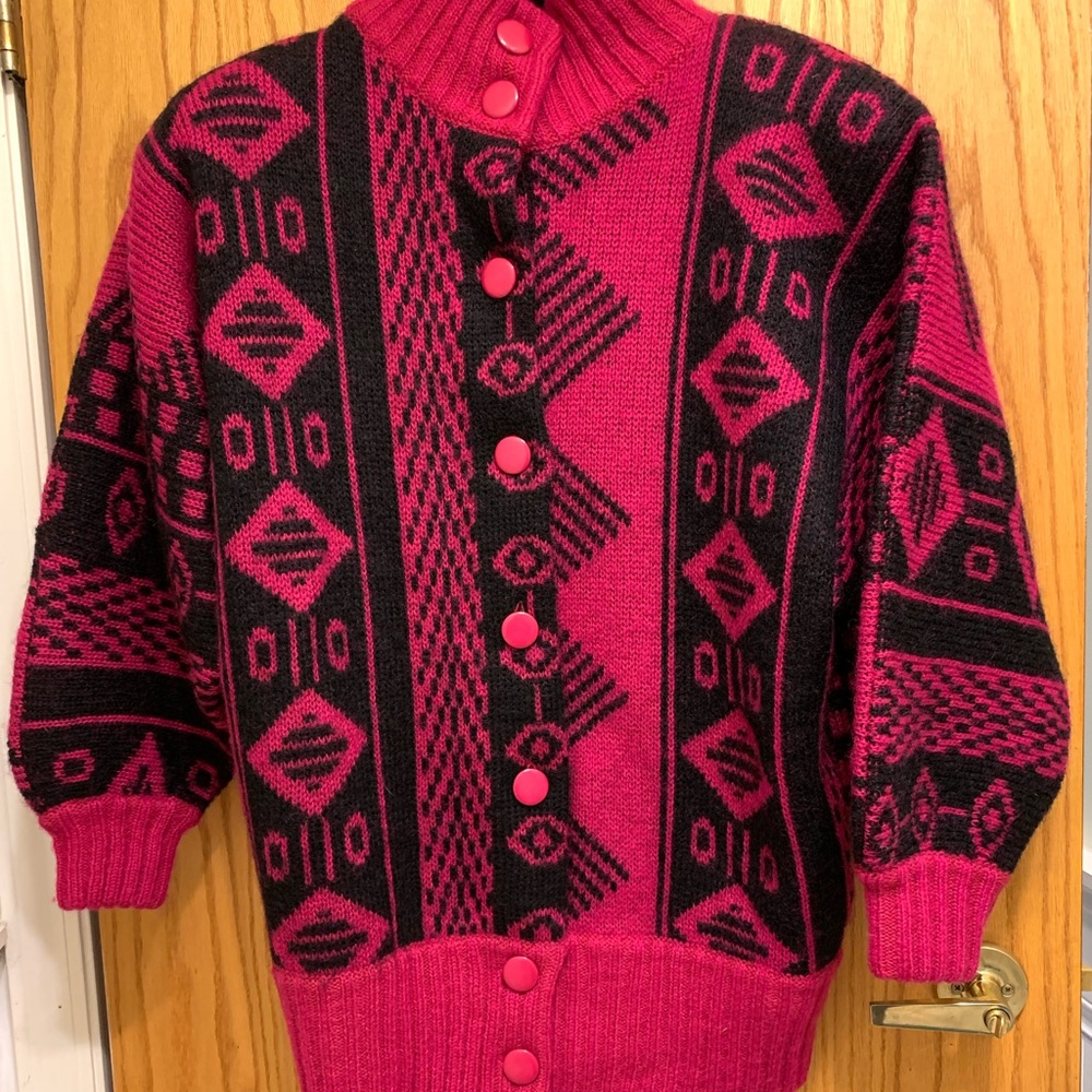 Stunning vintage fuchsia ‘80’s oversized 100% wool cardigan, batwing sleeves